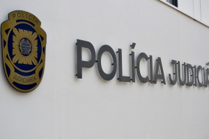 Sete detidos pela PJ por comprovativos falsos no Aeroporto de Lisboa com resultados negativos à Covid-19