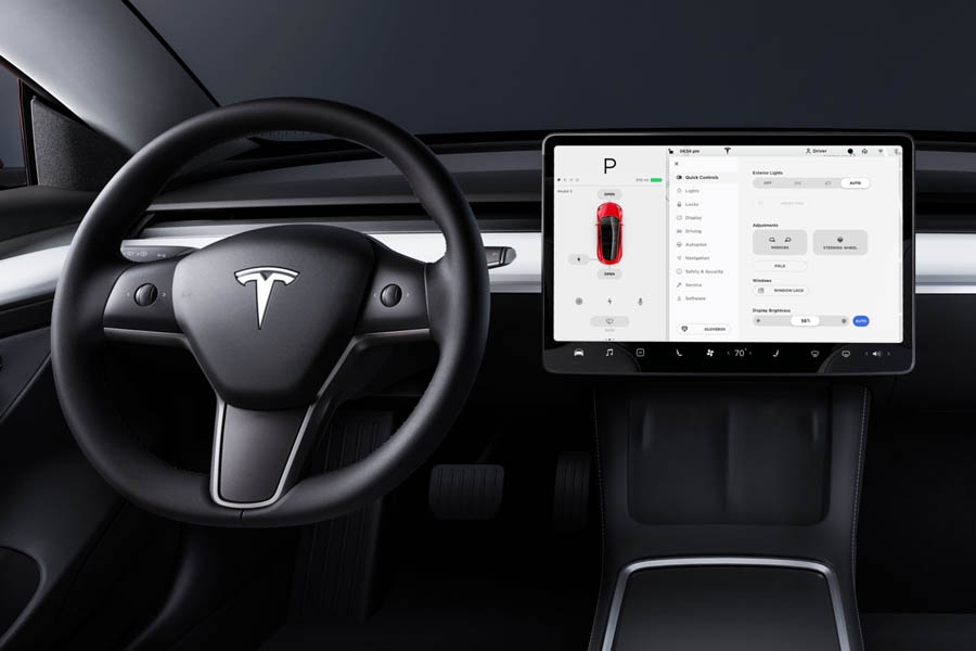 Tesla recolhe 285 mil carros por risco de colisão nos &quot;autónomos&quot;