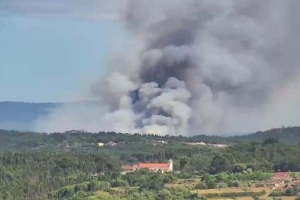 Soure: Incêndio florestal combatido por quase 200 bombeiros e 8 meios aéreos
