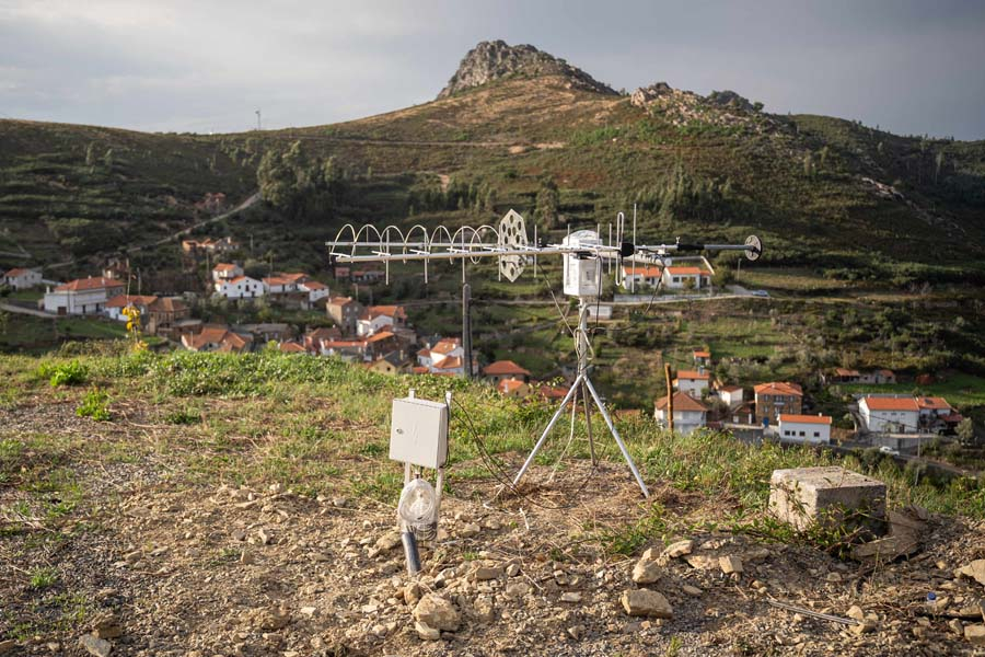 Pampilhosa da Serra: Protótipo de estação para comunicação de dados via satélite instalado em Fajão